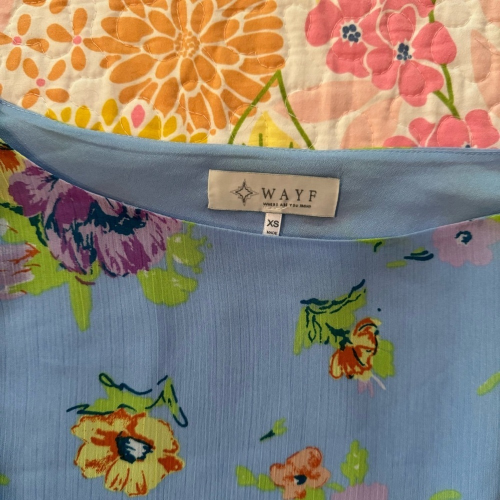 NWOT Xs wayf floral blouse - Picture 2 of 4